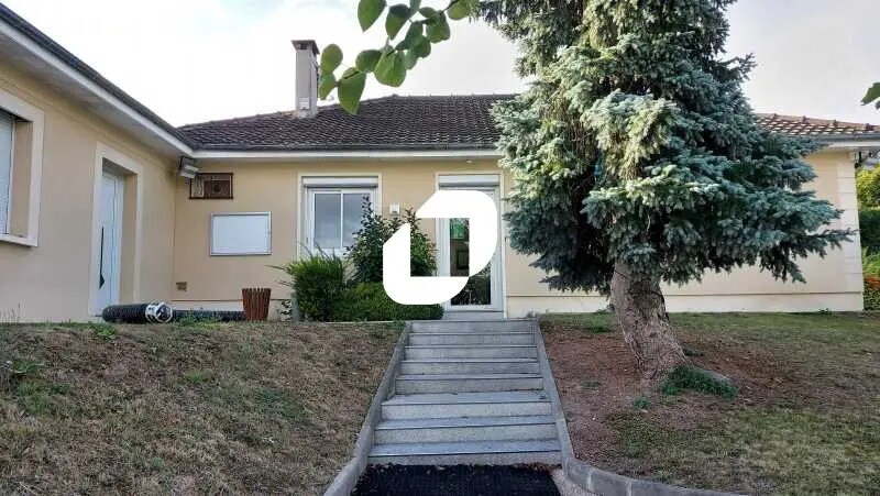 Office in Bouafle for sale Building Photo- Image 1 of 25