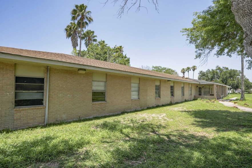 1214 S Bridge Ave, Weslaco, TX for sale - Building Photo - Image 3 of 40