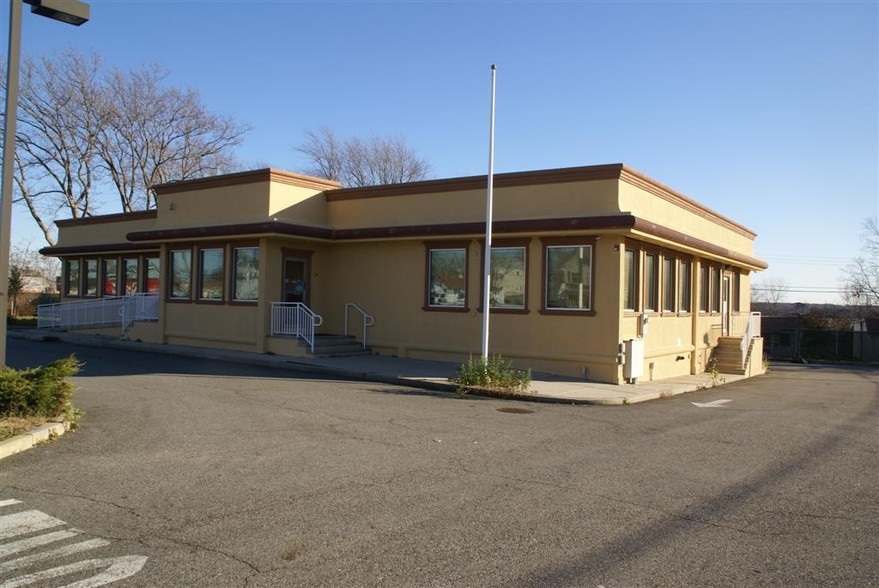 1803 State Highway 35, Sayreville, NJ for lease - Primary Photo - Image 1 of 3