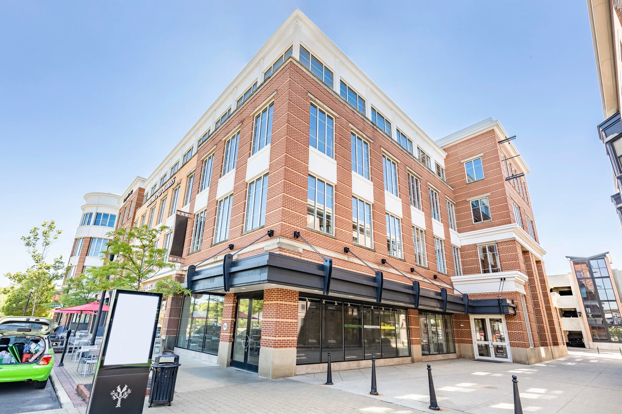 139159 Crocker Park Blvd, Westlake, OH 44145 Gordon Building at