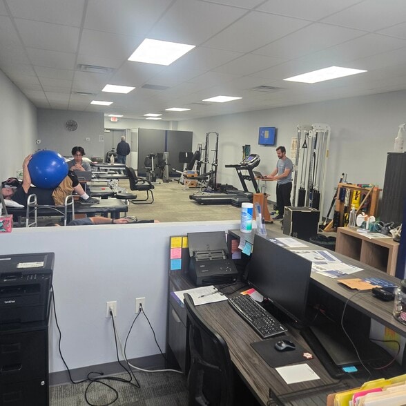 3050 N Classen Blvd, Norman, OK for lease - Building Photo - Image 3 of 7