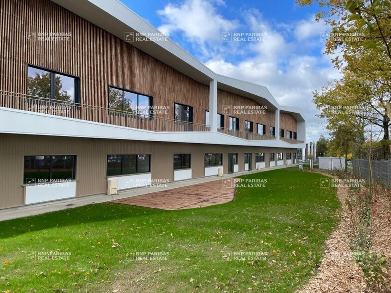 Office in Carquefou for lease - Building Photo - Image 1 of 12