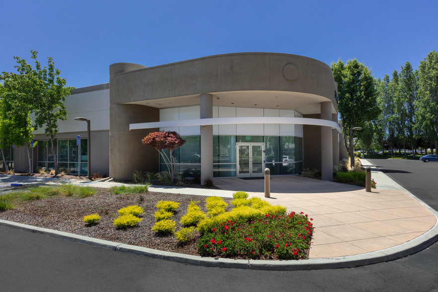 39611 Eureka Dr, Newark, CA for lease - Building Photo - Image 1 of 5