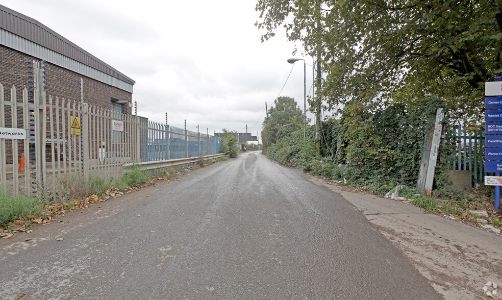 80 River Rd, Barking for lease - Building Photo - Image 2 of 2