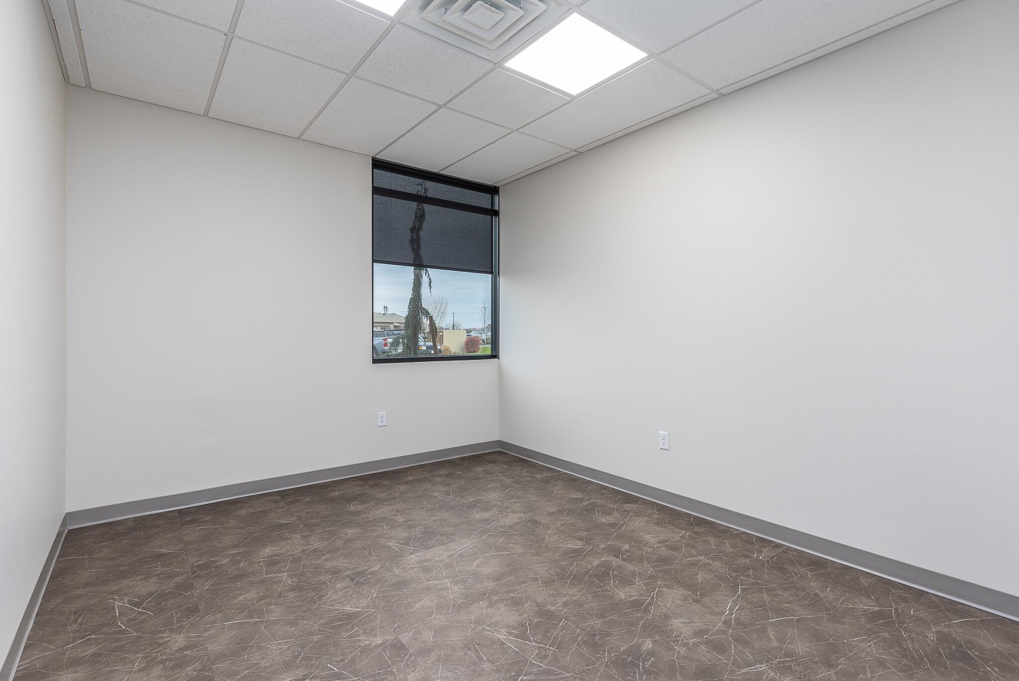 30 S Louisiana St, Kennewick, WA for lease Interior Photo- Image 1 of 1