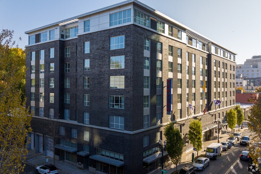 325 NW Park Avenue, Portland, OR for lease - Building Photo - Image 3 of 11