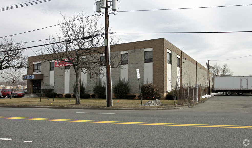 582 S River St, Hackensack, NJ for sale - Building Photo - Image 1 of 1