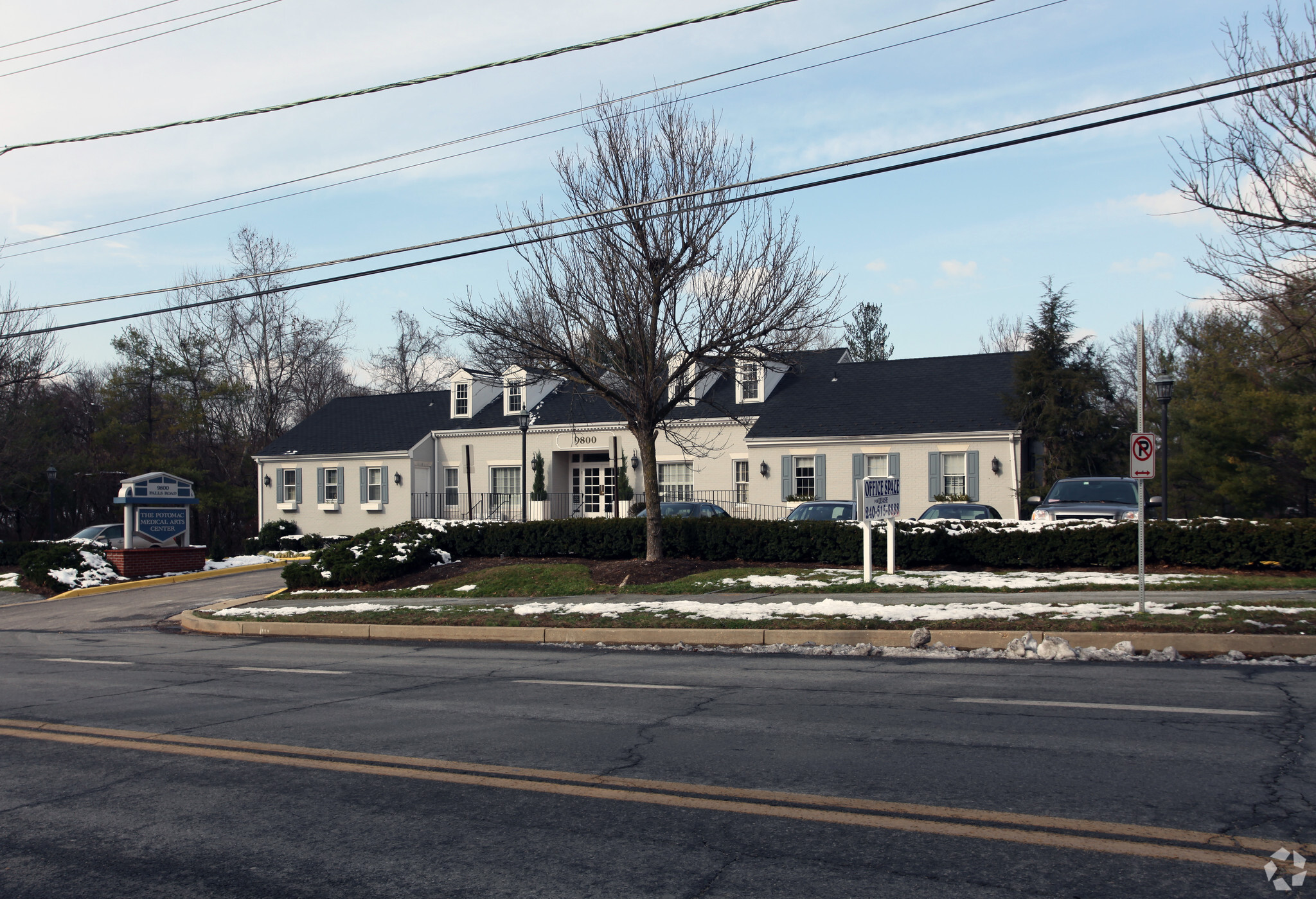 9800 Falls Rd, Potomac, MD for lease Building Photo- Image 1 of 7