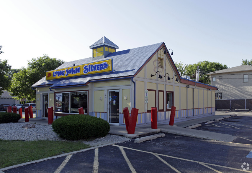 3901 W Touhy Ave, Lincolnwood, IL for sale - Primary Photo - Image 1 of 1