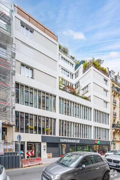 Office in Paris for lease - Building Photo - Image 2 of 3