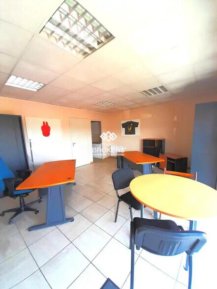 Office in Saint-Jean-le-Blanc for lease - Building Photo - Image 3 of 19