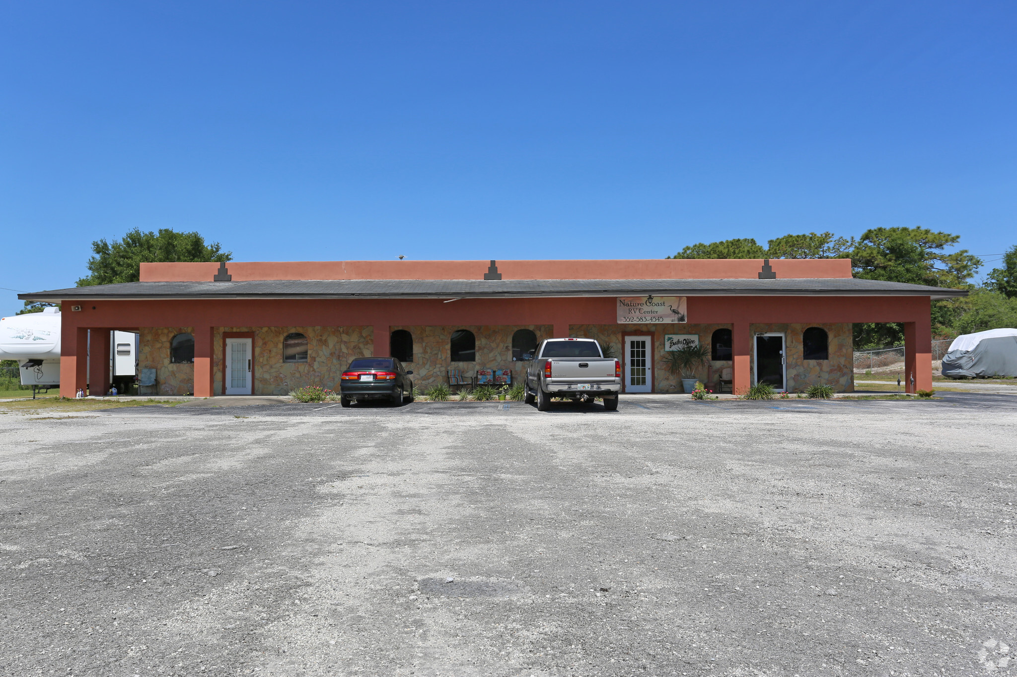 5273 Treiman Blvd, Dade City, FL for sale Primary Photo- Image 1 of 1