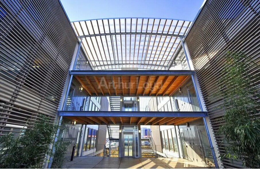 Office in Maxéville for lease - Lobby - Image 1 of 8