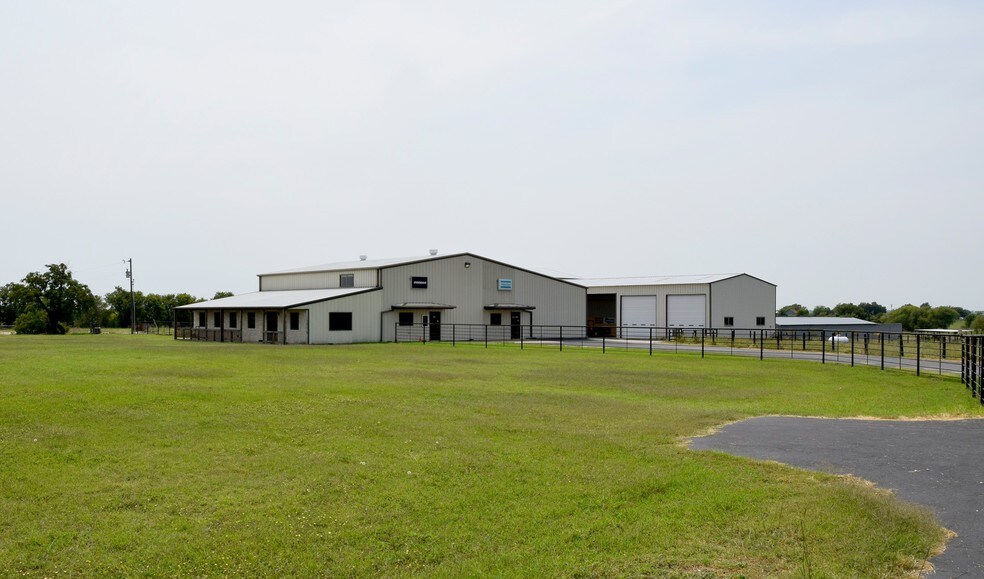 1150 County Road 155, TX 78626