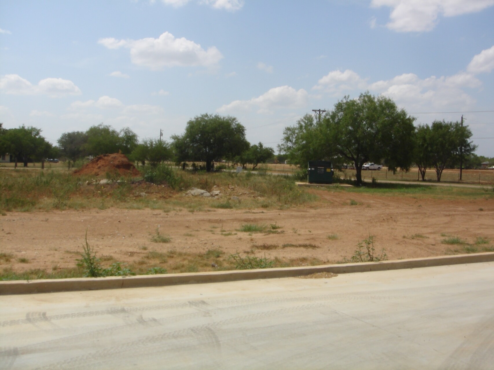 1100 County Road 4600, Dilley, TX 78017 Dilley Lodge