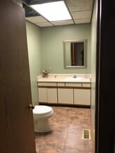 75 E Division St, Mundelein, IL for lease Interior Photo- Image 2 of 9