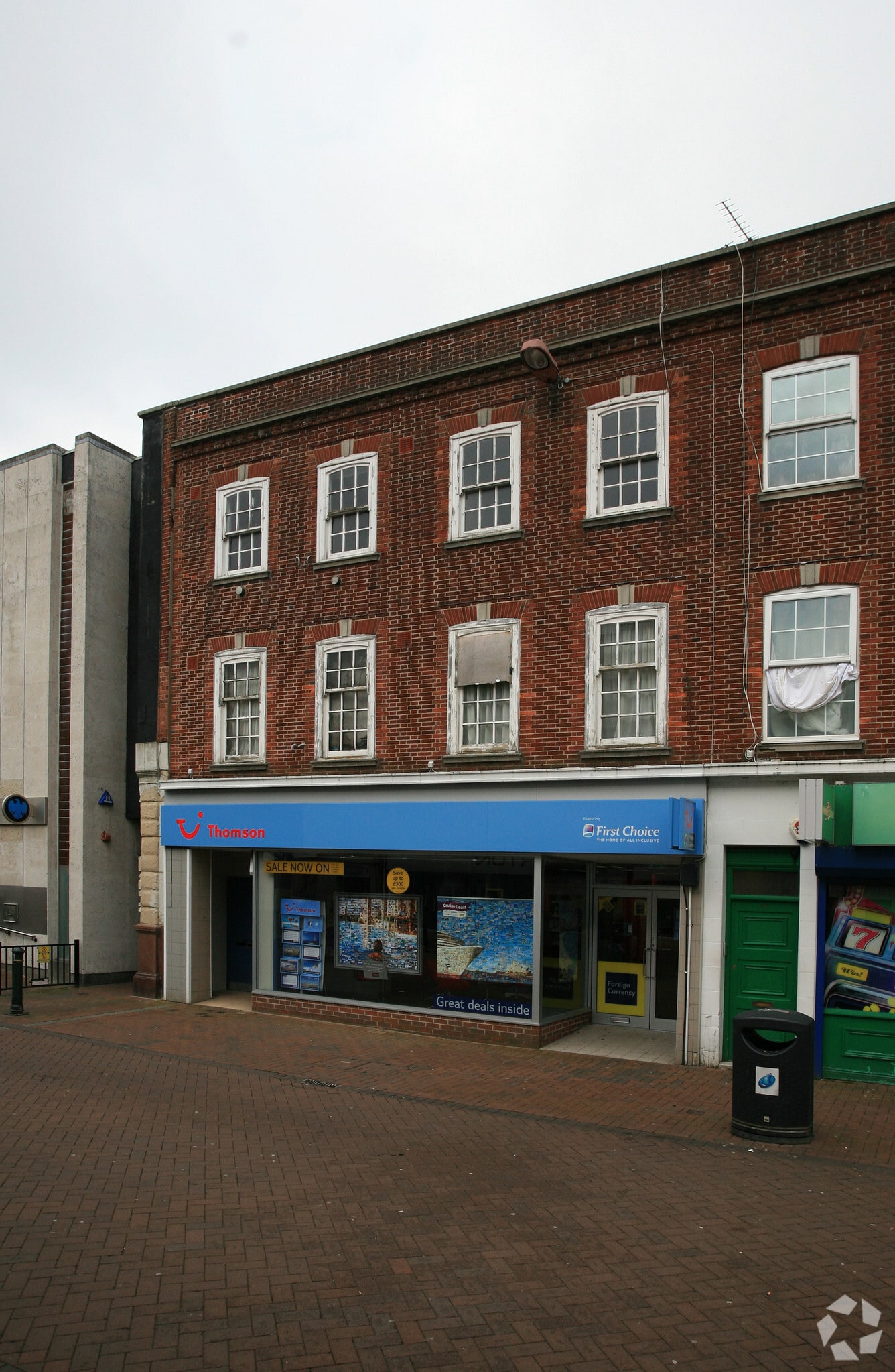 45-46 High St, Gosport for sale Primary Photo- Image 1 of 1
