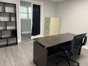 1734 Kingsley Ave, Orange Park, FL for sale Interior Photo- Image 2 of 26