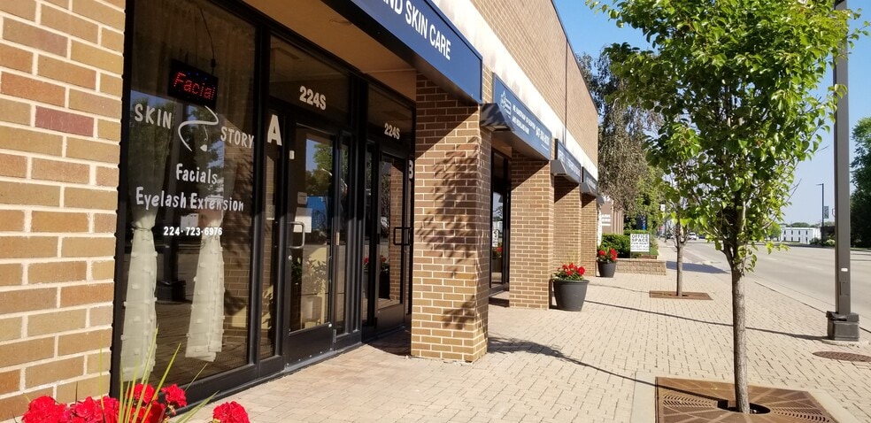 212-224 S Milwaukee Ave Office Portfolio portfolio of 2 properties for sale on LoopNet.com - Building Photo - Image 3 of 64