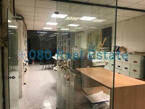 Retail in Barcelona, Barcelona for lease Interior Photo- Image 2 of 3