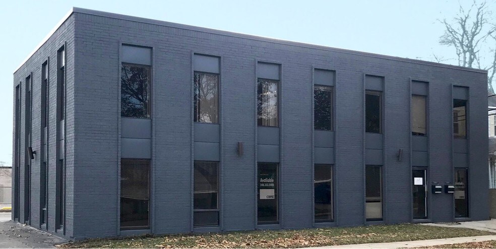 2583 Sunnyknoll Ave, Berkley, MI for sale - Primary Photo - Image 1 of 1