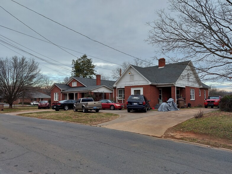 708 N Washington St, Shelby, NC for sale - Primary Photo - Image 1 of 1