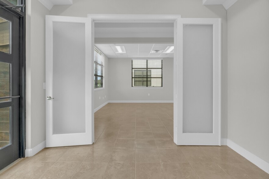 8118 Fry Rd, Cypress, TX for lease - Building Photo - Image 2 of 15