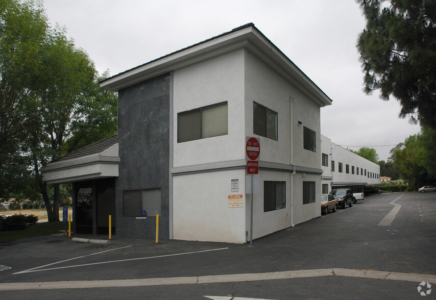 23273-23295 Ventura Blvd, Woodland Hills, CA for lease - Building Photo - Image 3 of 57