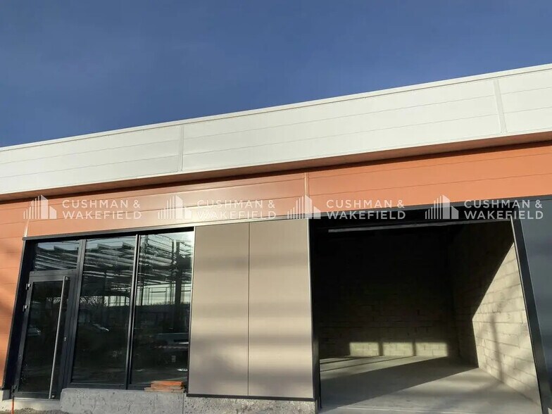 Flex in Ostwald for lease - Building Photo - Image 3 of 10