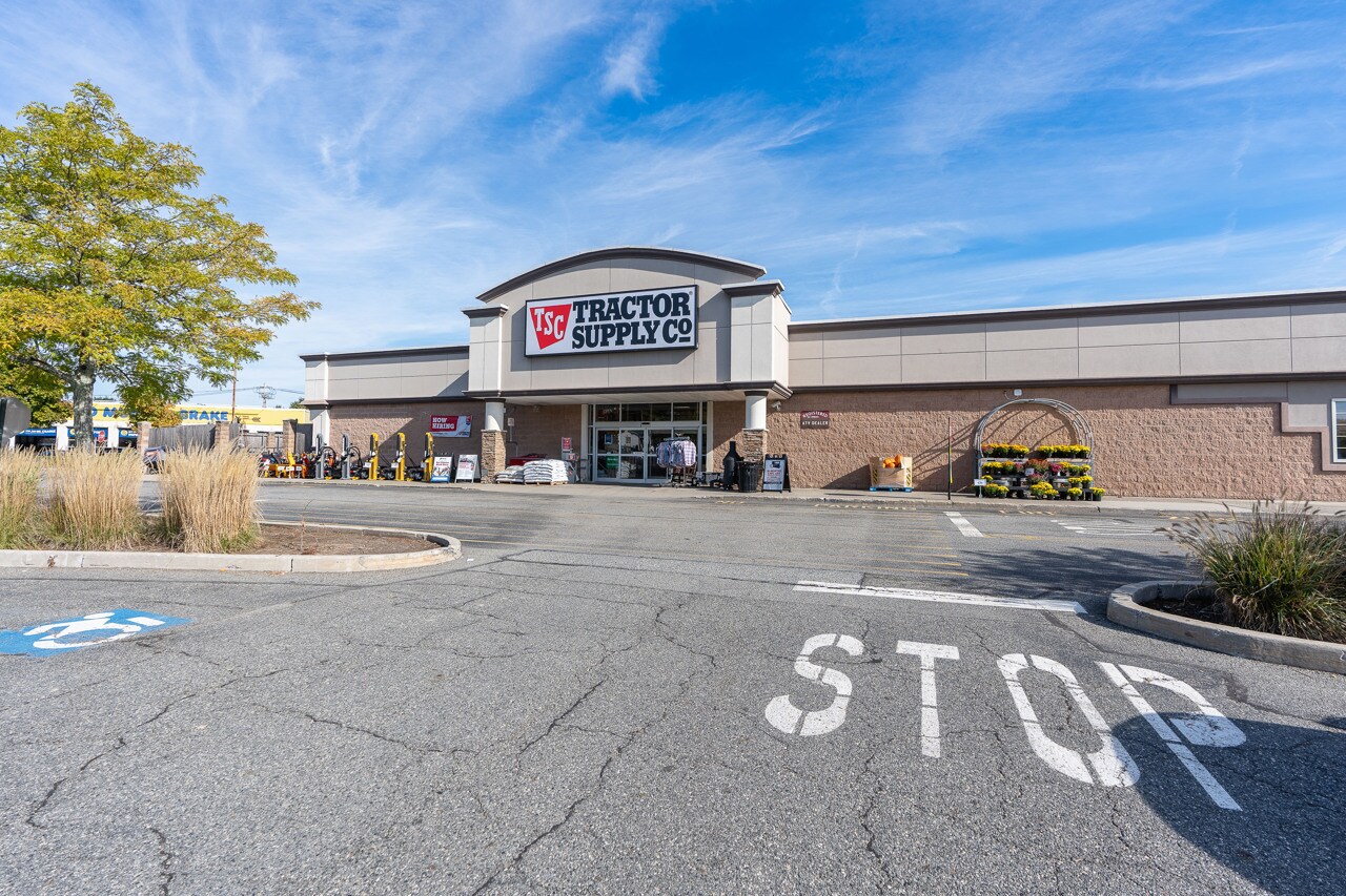 78 Brookside Ave, Chester, NY 10918 The Chester Mall