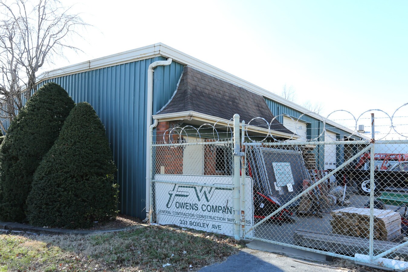 4642 Pinewood Rd, Louisville, KY 40218