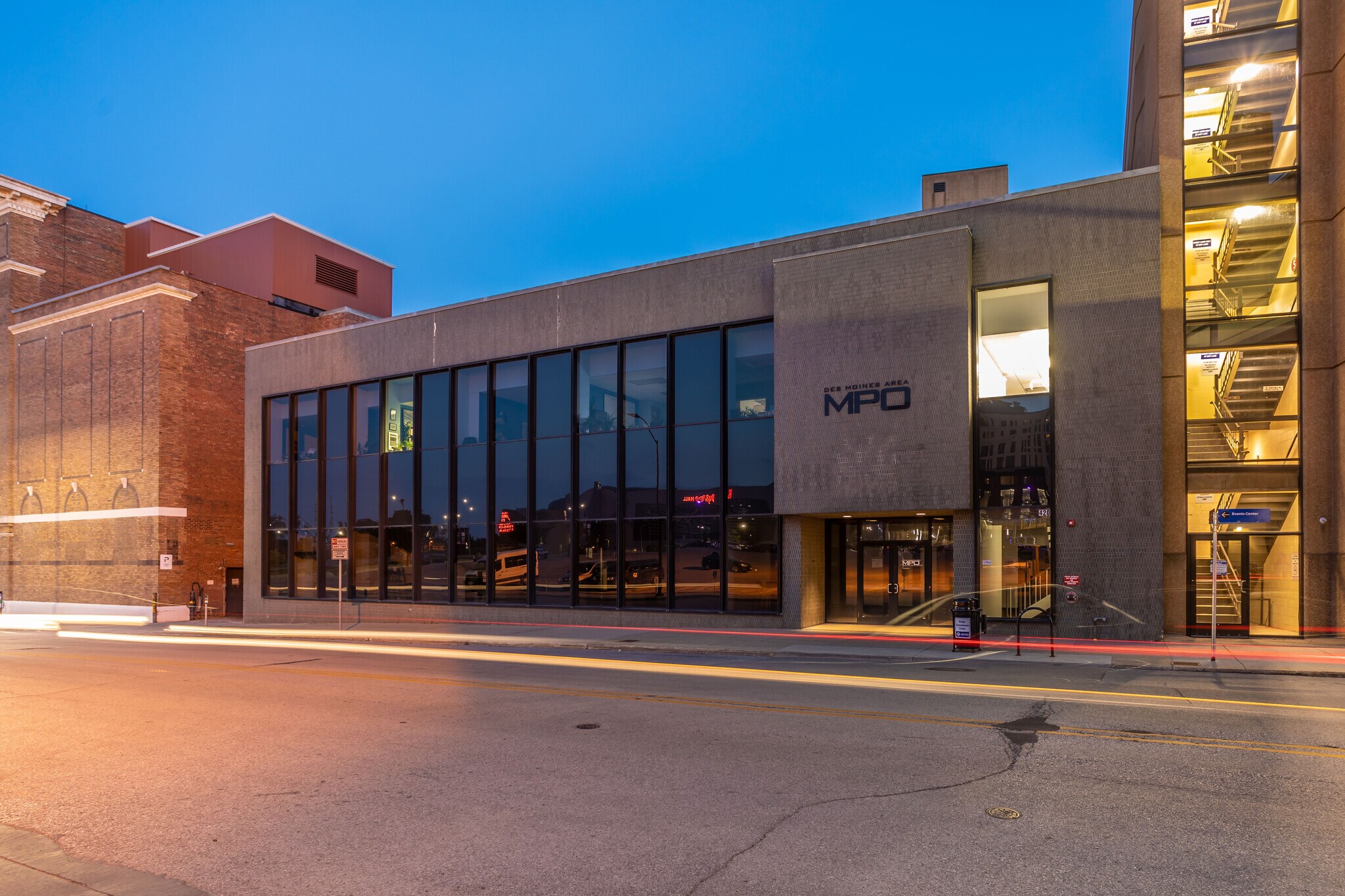 420 Watson Powell Jr Way, Des Moines, IA for lease Building Photo- Image 1 of 4