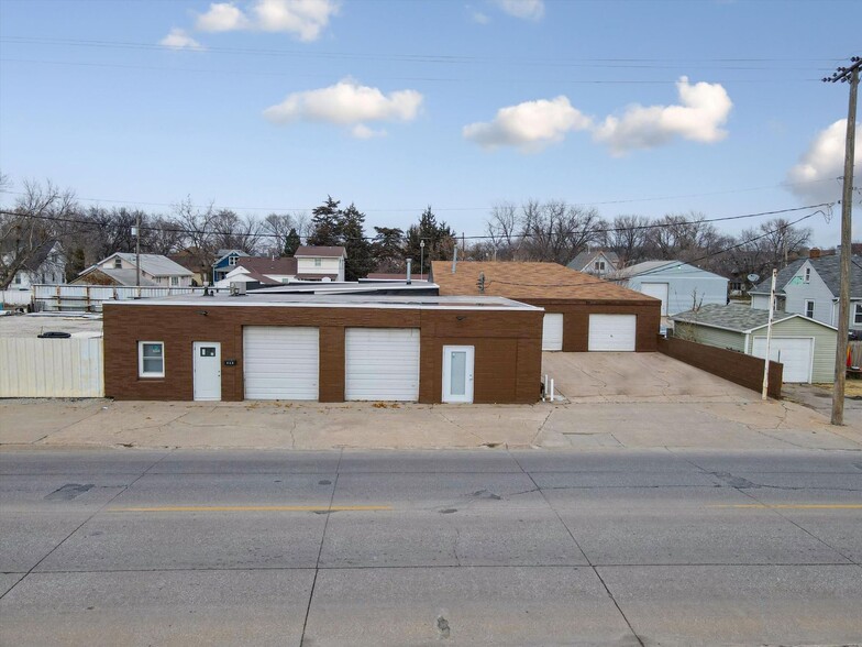 812 9th Ave, Council Bluffs, IA for lease - Building Photo - Image 2 of 5