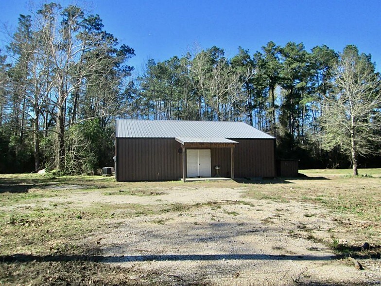 623 Old Hwy Loop, Village Mills, TX 77663