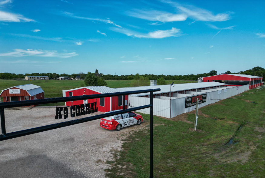 10963 E US Highway 82, Windom, TX for sale - Building Photo - Image 1 of 22