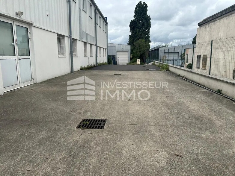 Flex in Morangis for sale - Building Photo - Image 3 of 11