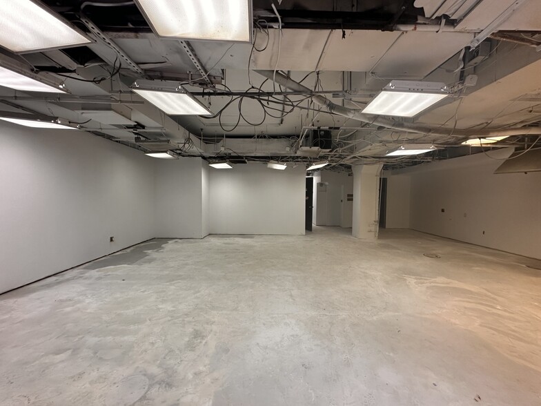 301-303 South End Ave, New York, NY for lease - Interior Photo - Image 2 of 2