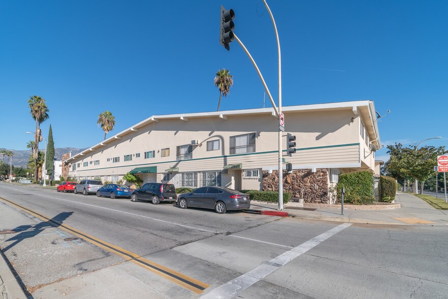 400 N Los Robles Ave, Pasadena, CA for sale - Building Photo - Image 1 of 1