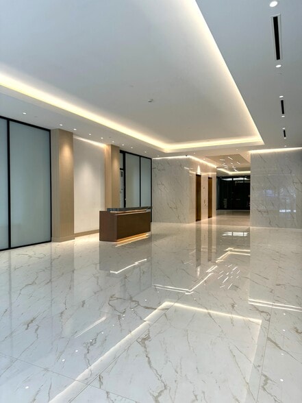 6655 Travis St, Houston, TX for lease - Building Photo - Image 1 of 12