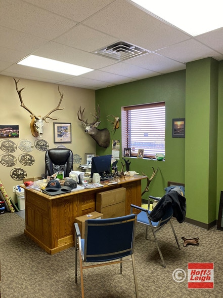 6140 Champlin Dr, Fountain, CO for sale - Interior Photo - Image 3 of 8