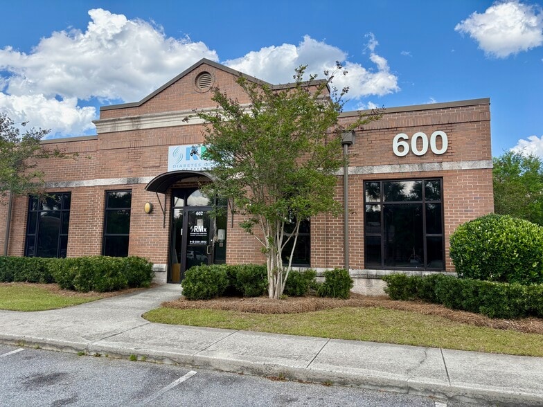 1000 Towne Center Blvd, Pooler, GA for lease - Building Photo - Image 1 of 4