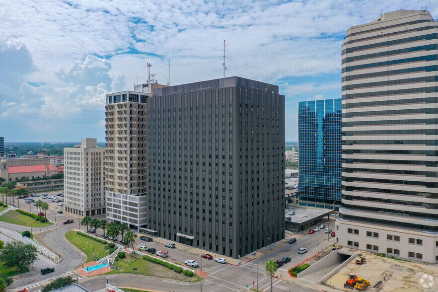 615 N Upper Broadway St, Corpus Christi, TX for sale - Building Photo - Image 1 of 1