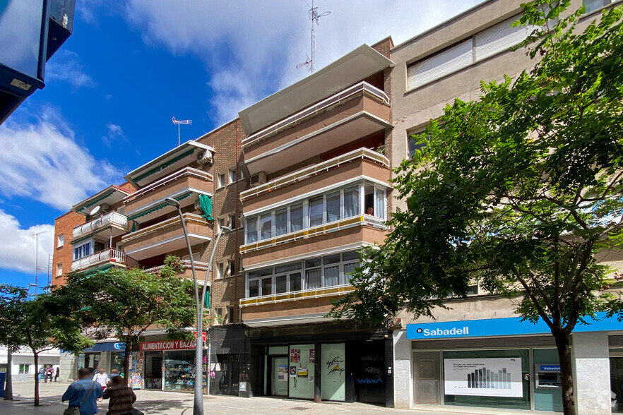 Calle Alfares, 4, Alcorcón, Madrid for lease - Building Photo - Image 2 of 2