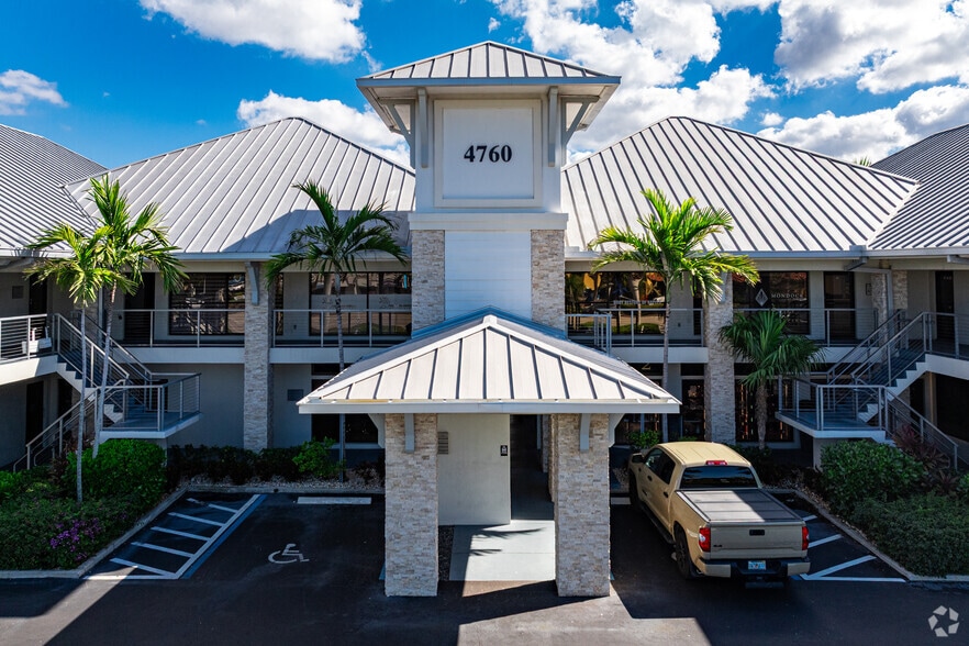 4760 Tamiami Trl N, Naples, FL for sale - Building Photo - Image 2 of 12