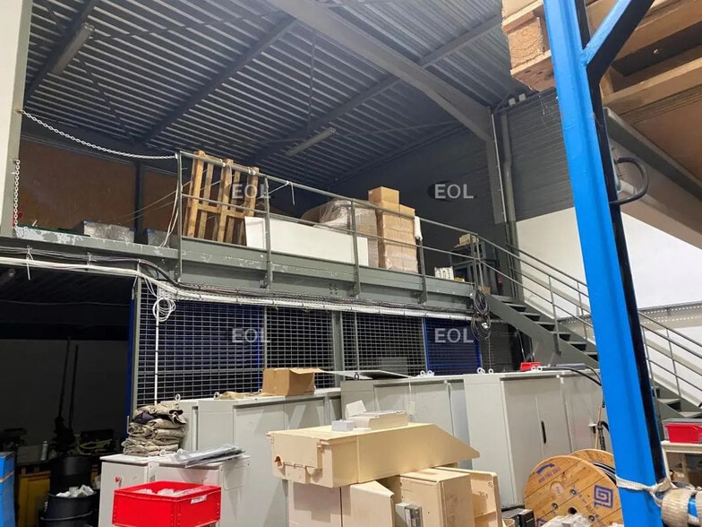 Flex in Gretz-Armainvilliers for lease - Interior Photo - Image 2 of 4