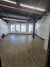 432 Austin Pl, Bronx, NY for lease Interior Photo- Image 2 of 8