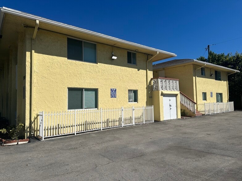 724 NE 4th St, Hallandale Beach, FL for sale - Building Photo - Image 1 of 25