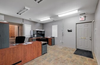 2073 Piper Ln, London, ON for lease Interior Photo- Image 1 of 22