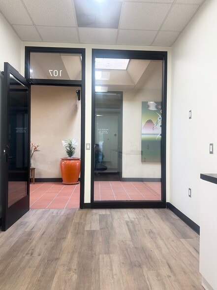 241 N Maclay Ave, San Fernando, CA for lease - Interior Photo - Image 3 of 5