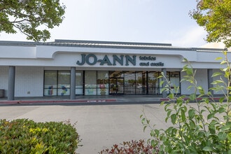 425 Rohnert Park Expy W, Rohnert Park, CA for lease Building Photo- Image 1 of 9